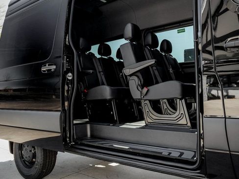 New 2025 Mercedes-Benz Sprinter 2500 image 10
