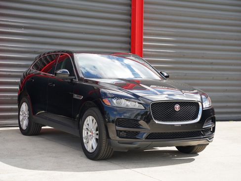 Used 2020 Jaguar F-PACE Prestige image 5