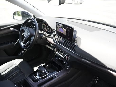 Used 2021 Audi Q5 e Premium AWD/4WD image 15