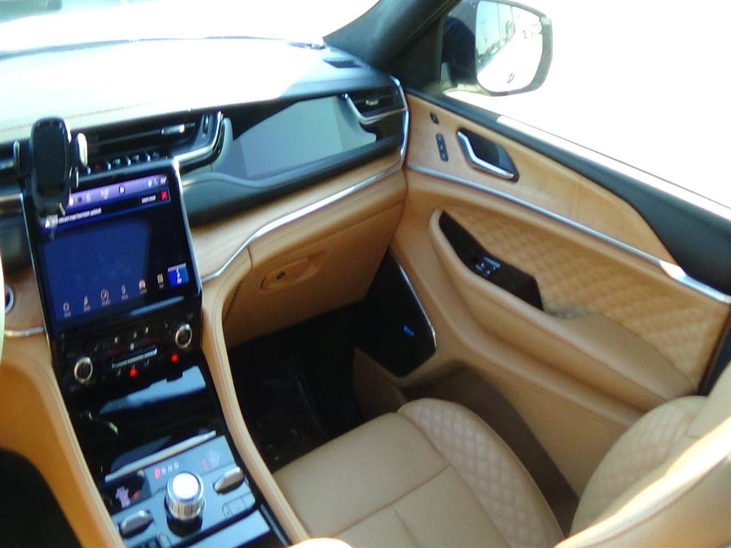 Used 2024 Jeep Grand Cherokee L Summit AWD/4WD image 15