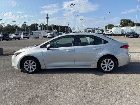 Used 2024 Toyota Corolla LE image 7