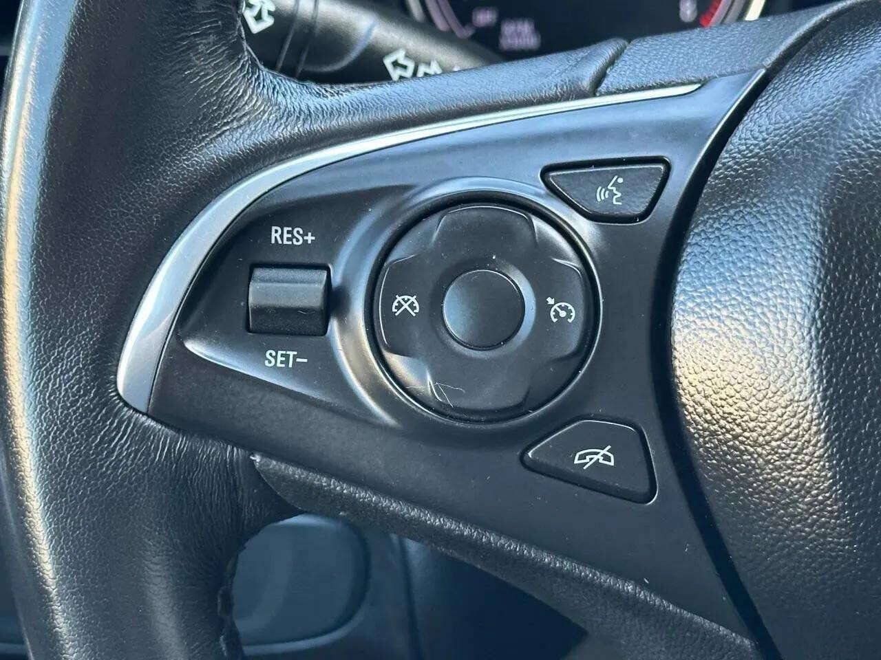 Used 2020 Buick Enclave Essence w/ Sound and Sites Package AWD/4WD image 32