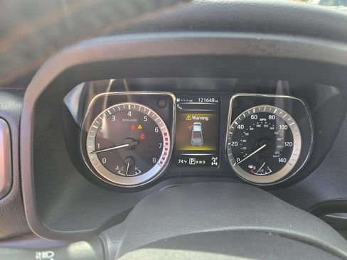 Used 2018 Nissan Titan Platinum Reserve w/ Platinum Utility Package AWD/4WD image 17