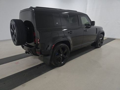Used 2024 Land Rover Defender 110 X-Dynamic SE image 2