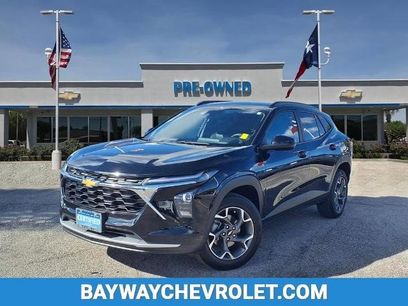 Certified 2025 Chevrolet Trax LT w/ Driver Confidence Package