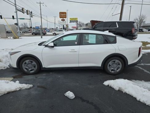 Used 2025 Kia K4 LX image 4