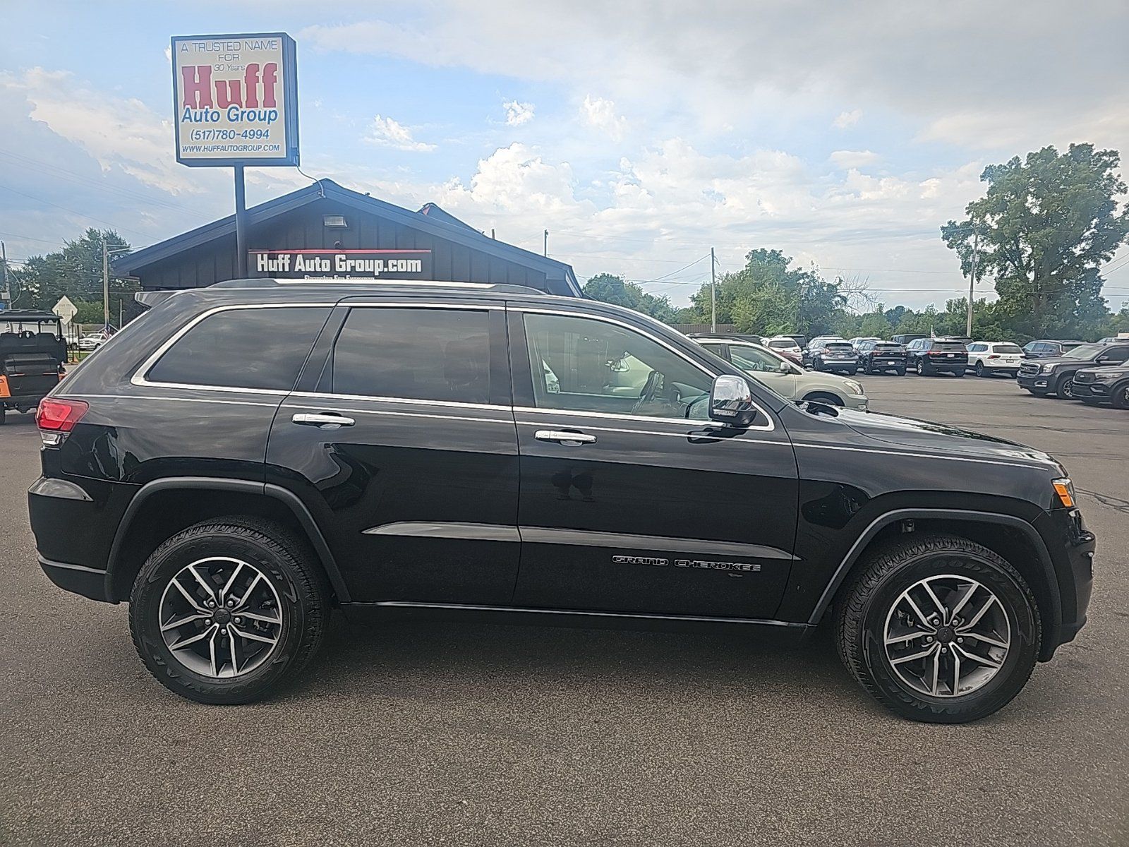 Used 2021 Jeep Grand Cherokee Limited AWD/4WD image 2