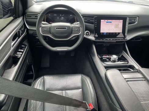 Used 2024 Jeep Wagoneer L Series II w/ Flexible Seating Group image 10