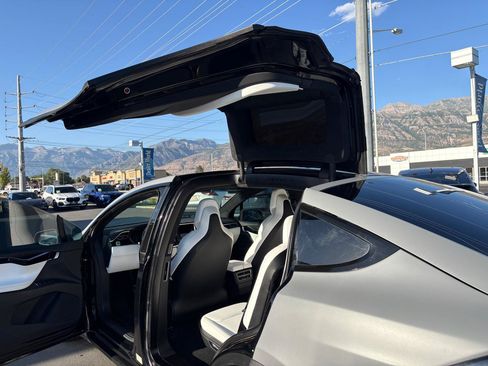 Used 2017 Tesla Model X 100D AWD/4WD image 11