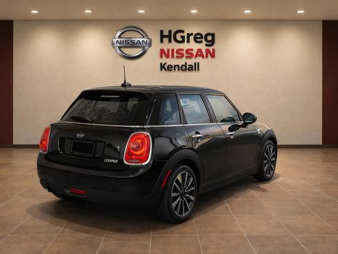 Used 2016 MINI Cooper 4-Door Hardtop FWD image 4