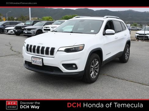 Used 2019 Jeep Cherokee Latitude Plus w/ Comfort/Convenience Group AWD/4WD image 1