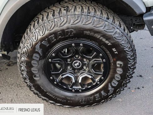 Used 2024 Ford Bronco Wildtrak image 9