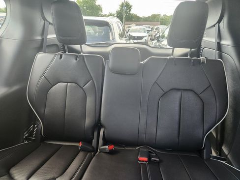 New 2026 Chrysler Pacifica Limited w/ S Appearance Package image 8