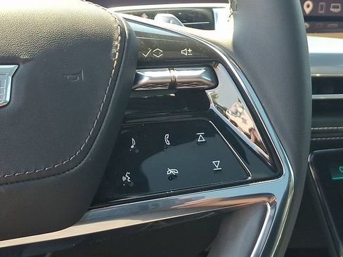Used 2026 Cadillac Escalade Platinum Sport w/ LPO, Floor Liner Package AWD/4WD image 22