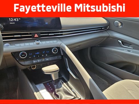 Used 2024 Hyundai Elantra SEL FWD image 20