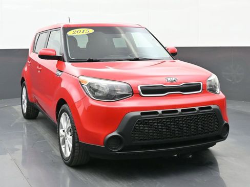 Used 2015 Kia Soul + image 11