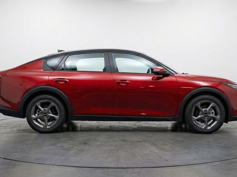 Used 2025 Kia K4 LXS image 11