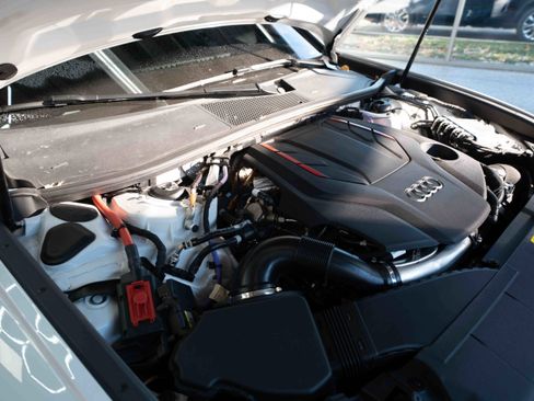 Used 2022 Audi S6 Prestige image 32