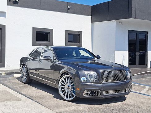 Used 2017 Bentley Mulsanne Speed image 3