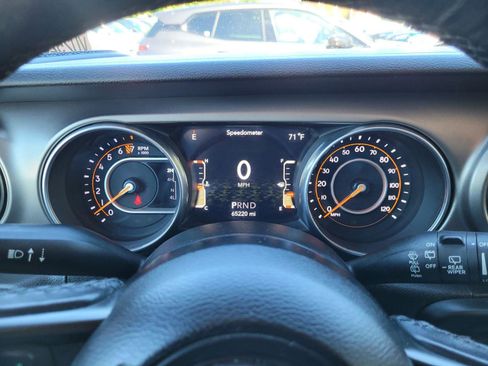 Used 2018 Jeep Wrangler Sport AWD/4WD image 25