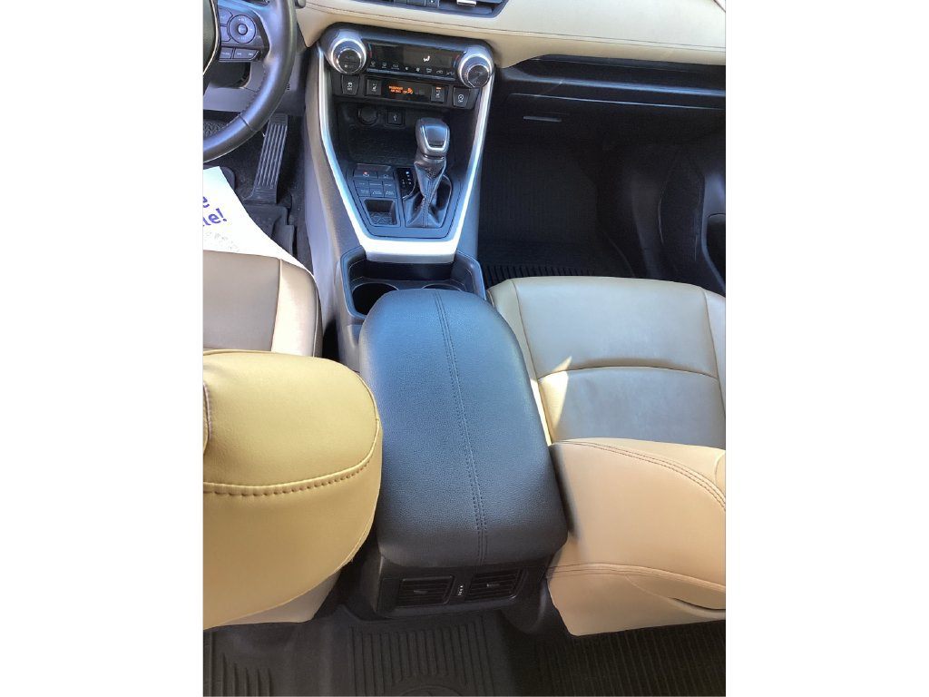 Used 2020 Toyota RAV4 XLE Premium AWD/4WD image 18