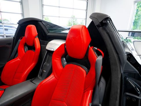 Used 2023 Chevrolet Corvette Stingray Premium Conv w/ Z51 Performance Package RWD image 36