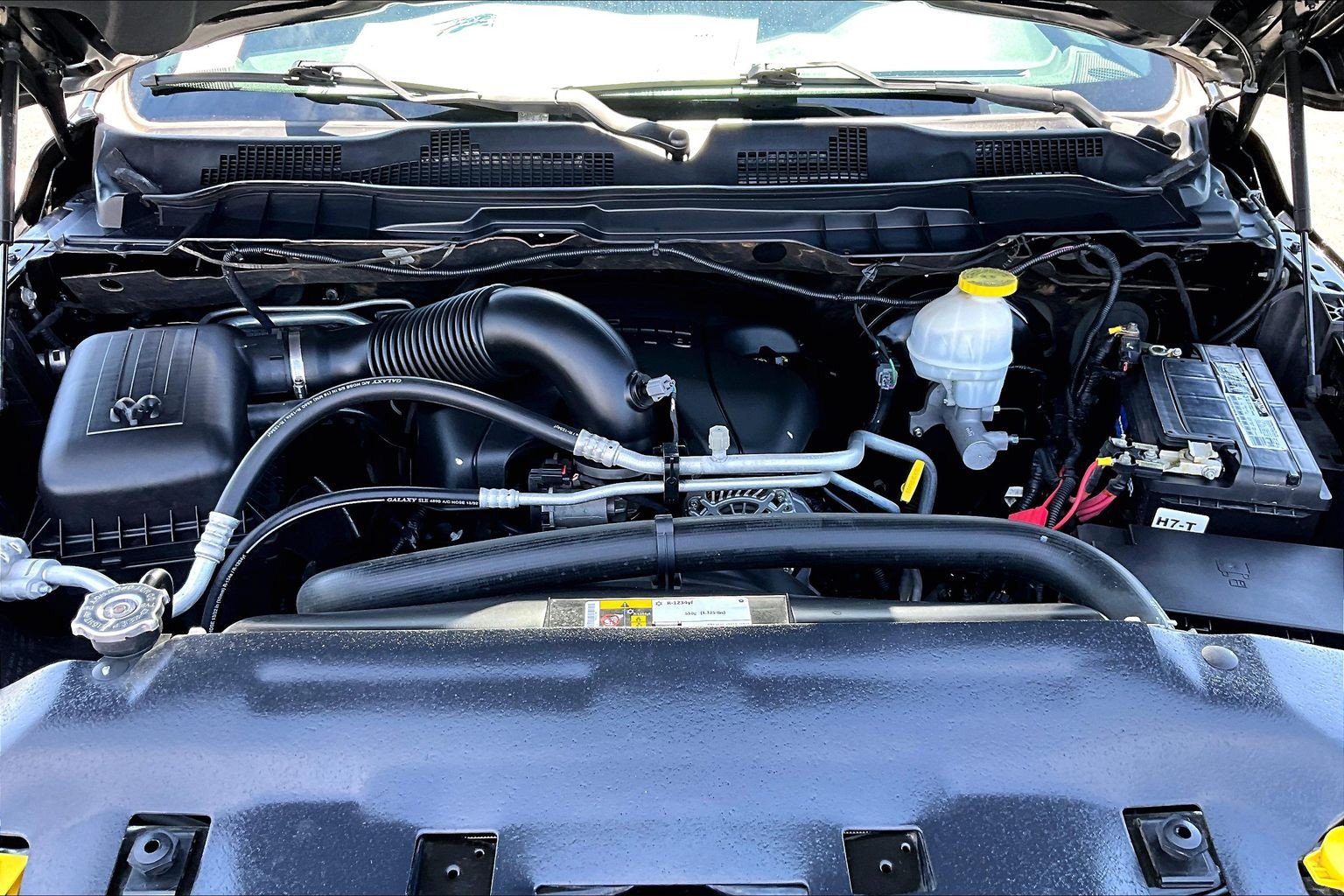Used 2019 RAM 1500 Express w/ Express Value Package AWD/4WD image 9