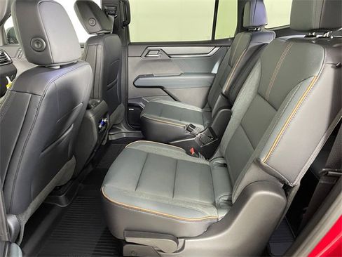 New 2026 GMC Acadia AT4 w/ Luxury Package image 13