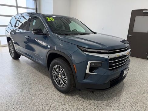New 2026 Chevrolet Traverse LT w/ Driver Confidence Package image 3