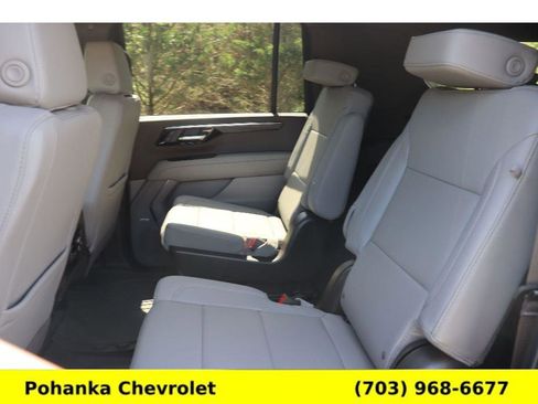 New 2026 Chevrolet Suburban LT w/ Comfort Package AWD/4WD image 28