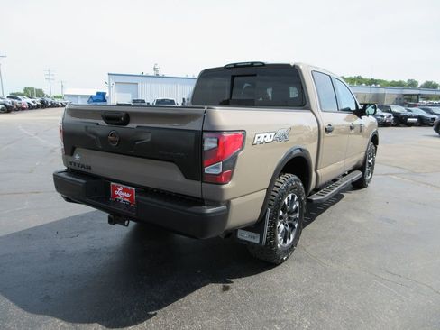 Used 2021 Nissan Titan PRO-4X w/ Pro-4x Convenience Package AWD/4WD image 6