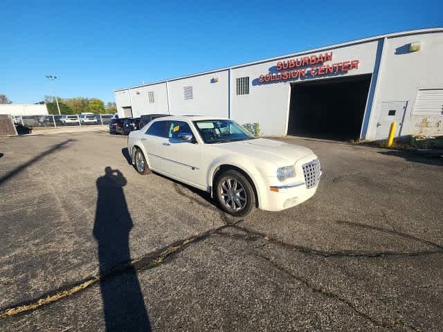 Used 2010 Chrysler 300 C w/ Luxury Group II AWD/4WD image 8