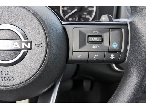 Used 2023 Nissan Rogue SV AWD/4WD image 19