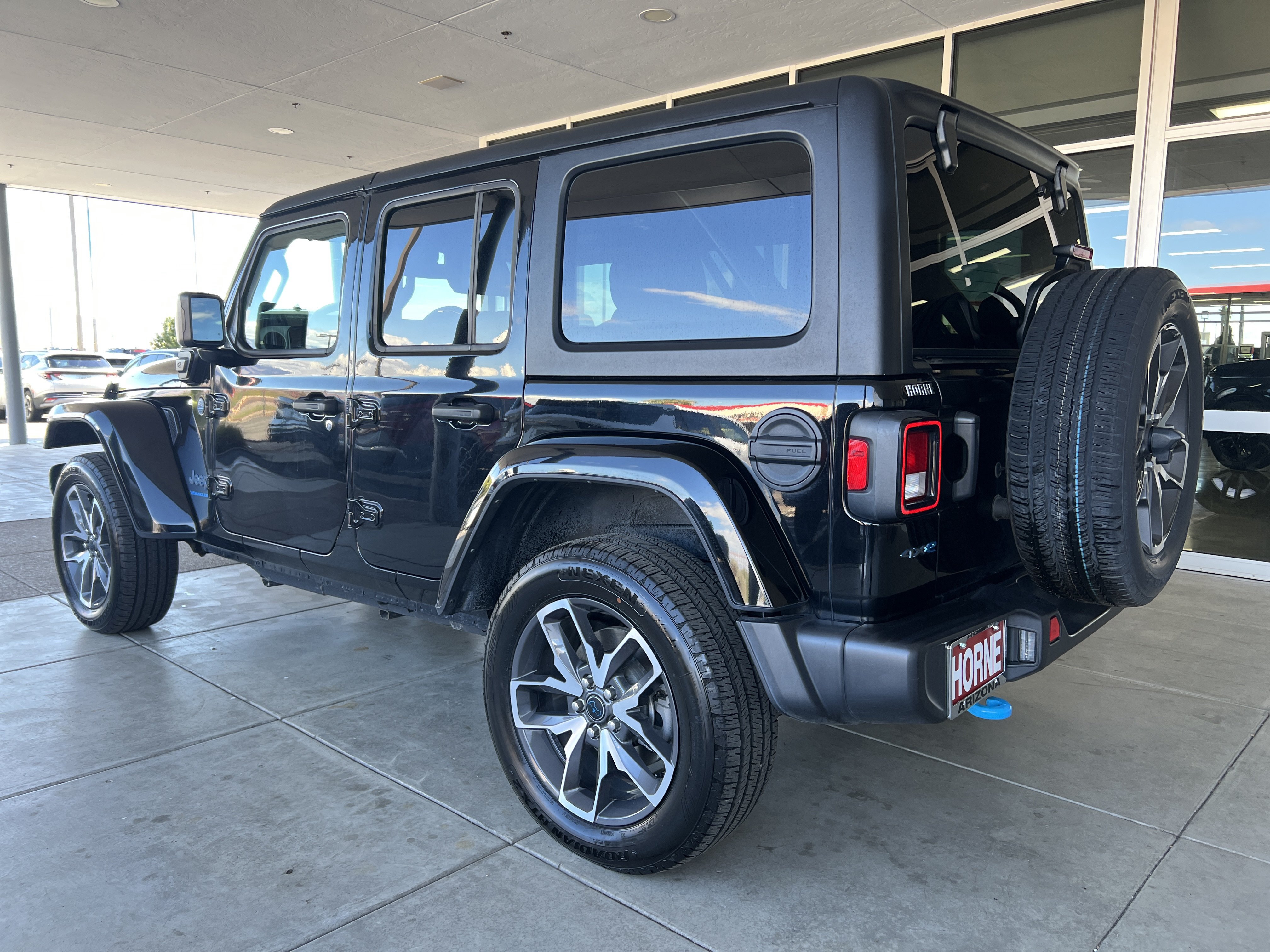 Used 2024 Jeep Wrangler Unlimited AWD/4WD image 6