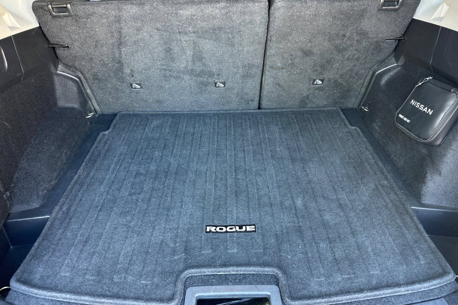 Used 2025 Nissan Rogue SV FWD image 20