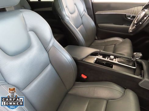 Used 2021 Volvo XC90 T6 Inscription w/ Climate Package image 28