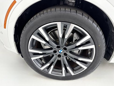 Certified 2024 BMW X7 xDrive40i AWD/4WD image 30