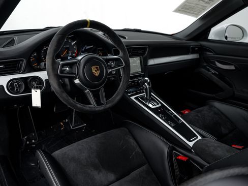 Certified 2016 Porsche 911 GT3 RS image 4