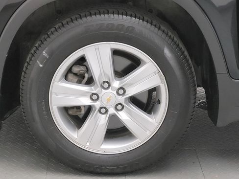 Used 2019 Chevrolet Trax LS w/ LPO, Cargo Package image 31