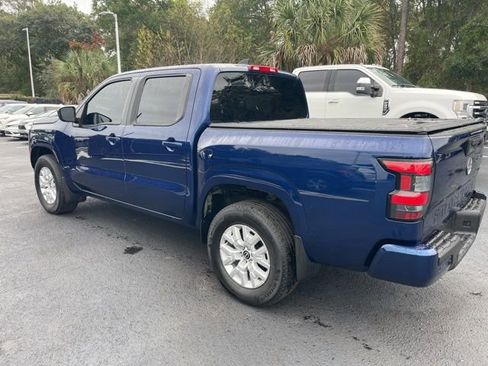 Used 2022 Nissan Frontier SV w/ Technology Package image 3