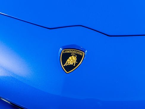 Used 2018 Lamborghini Aventador S image 25