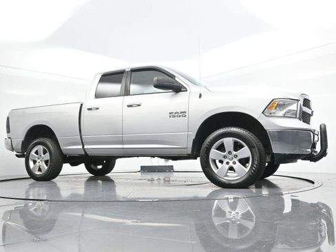 Used 2015 RAM 1500 Classic SLT AWD/4WD image 38