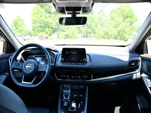 Used 2023 Nissan Rogue SL AWD/4WD image 18