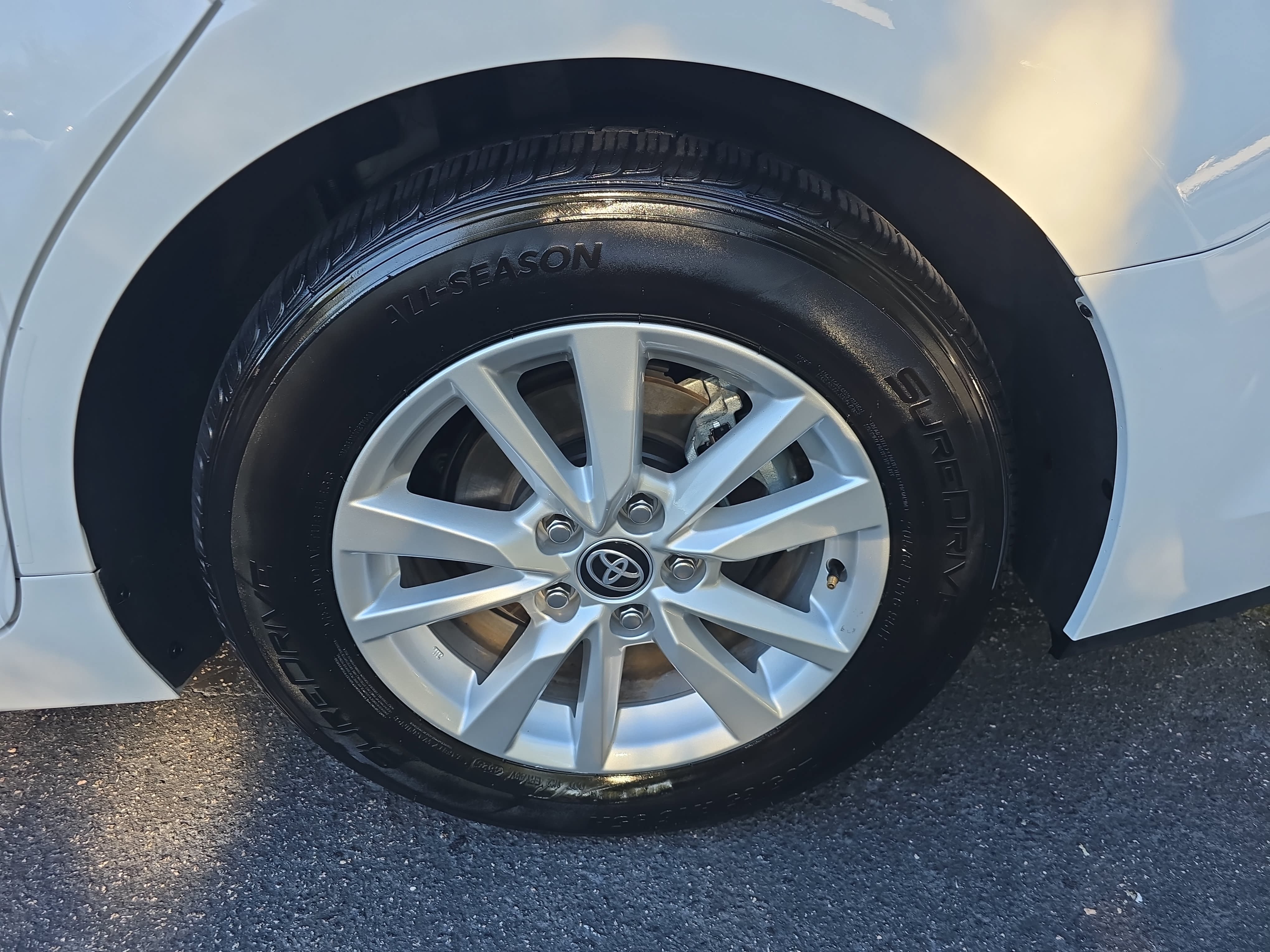 Used 2025 Toyota Camry LE FWD image 32