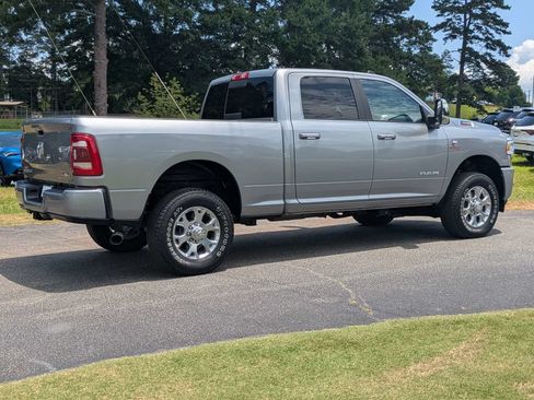 Used 2024 RAM 2500 Laramie w/ Safety Group AWD/4WD image 4