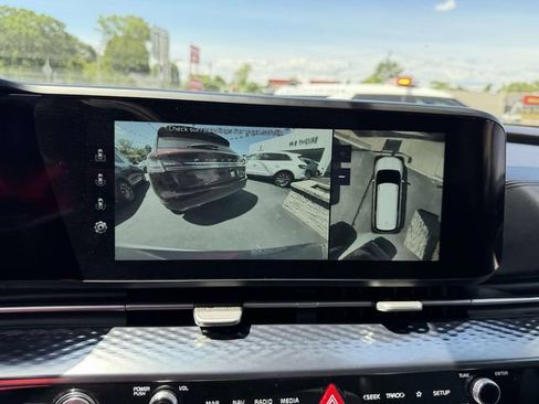 Used 2022 Kia Carnival SX Prestige FWD image 32