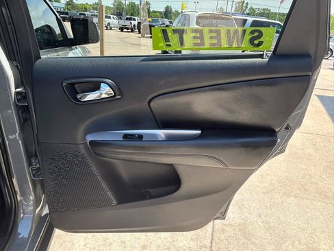Used 2020 Dodge Journey SE w/ SE Popular Equipment Group FWD image 16