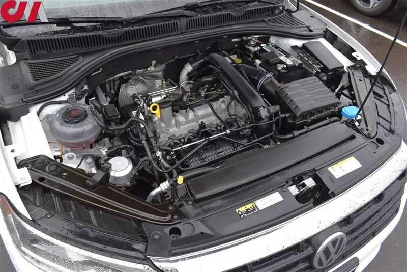 Used 2021 Volkswagen Jetta R-Line w/ R-Line Cold Weather Package FWD image 33