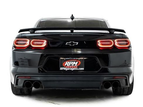Used 2019 Chevrolet Camaro SS RWD image 3