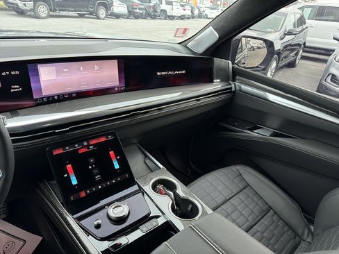 Used 2026 Cadillac Escalade V image 23